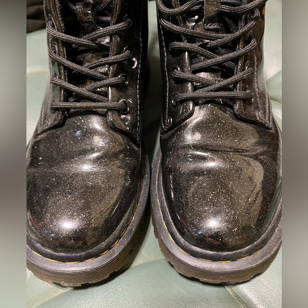 Vintage Dr. Martens Black Glitter Lace-Up Boots AW004 7 eye- size 6 - Picture 2 of 7